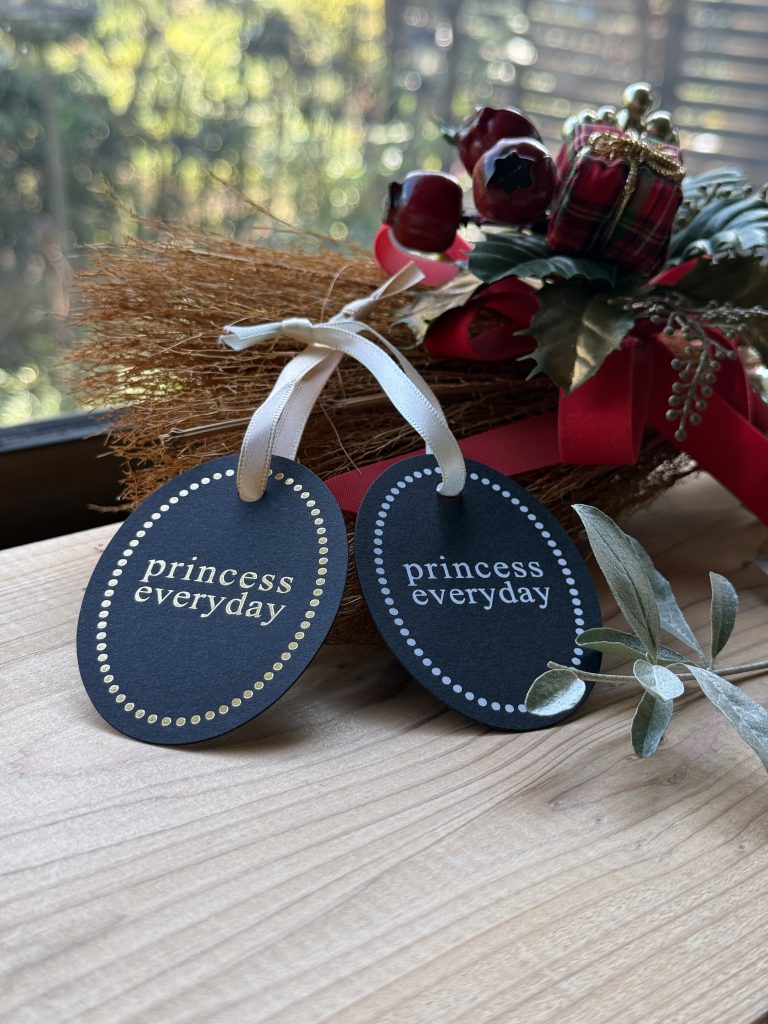 箔押しデザインのタグ