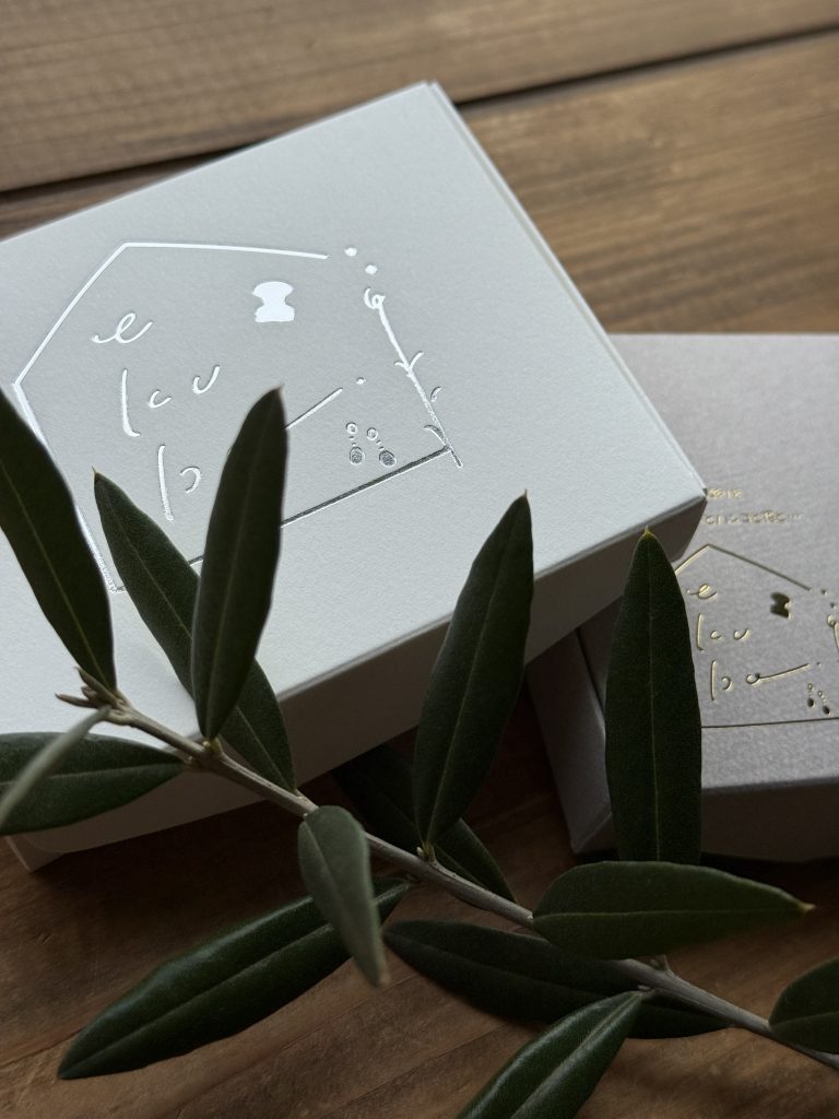 既製品組み立て箱への箔押し